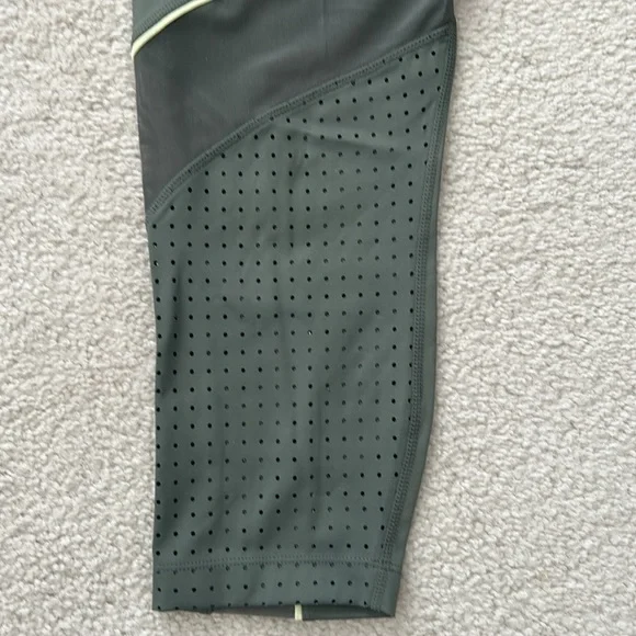 Women’s Avia flex-tech workout capris size L NWT - Picture 4 of 6